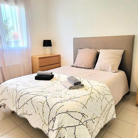 Logement Thermale Et De Tourisme Les Acacias 6 Jonzac Luaran gambar